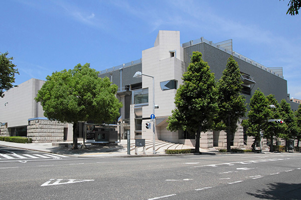 岡山県立美術館