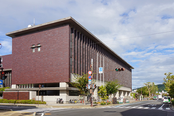 岡山県立図書館